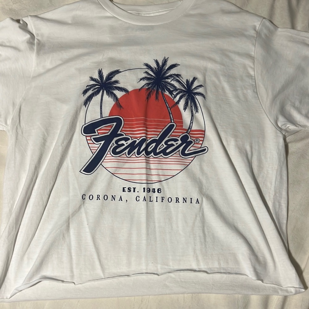 Cropped Fender Tshirt